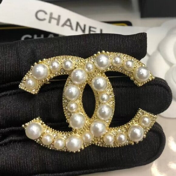 🎨Chanel classic Double c Pearl brooch - Picture 1 of 4
